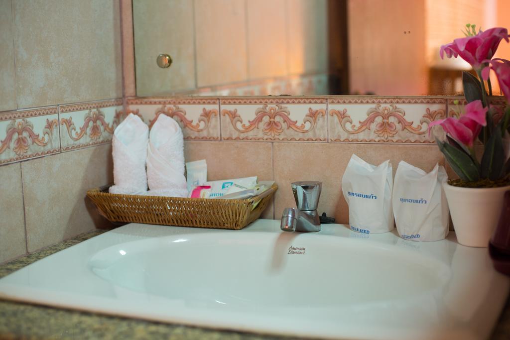 Inter House Hotel Bãi biển Kata Ngoại thất bức ảnh