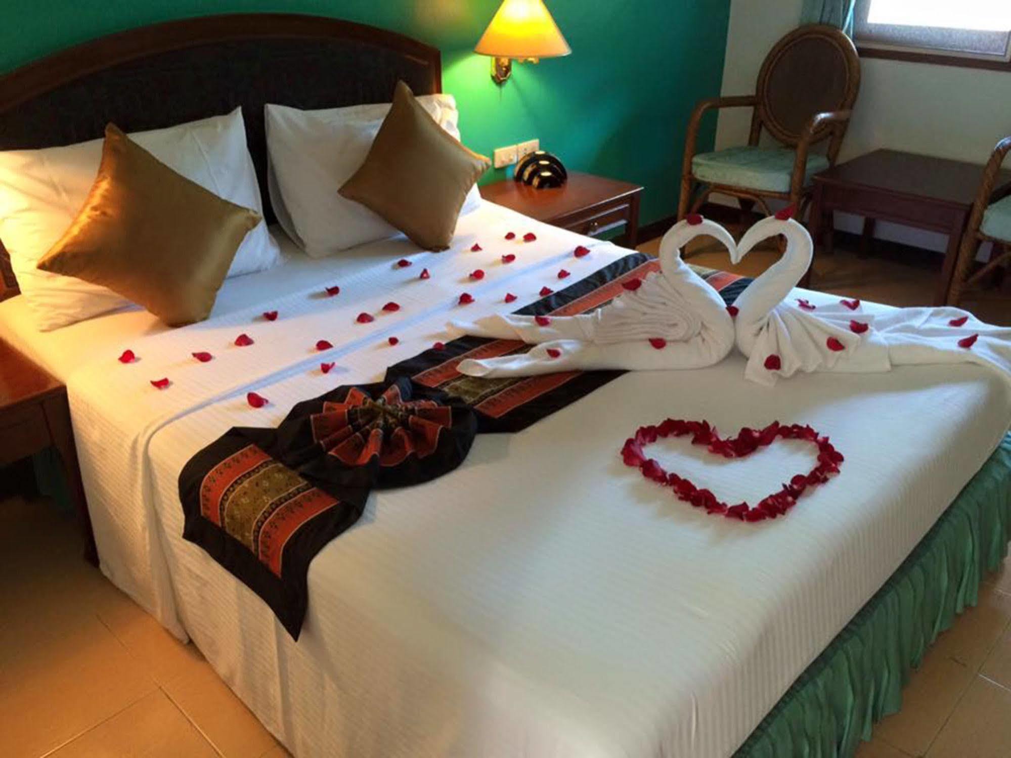 Inter House Hotel Bãi biển Kata Ngoại thất bức ảnh