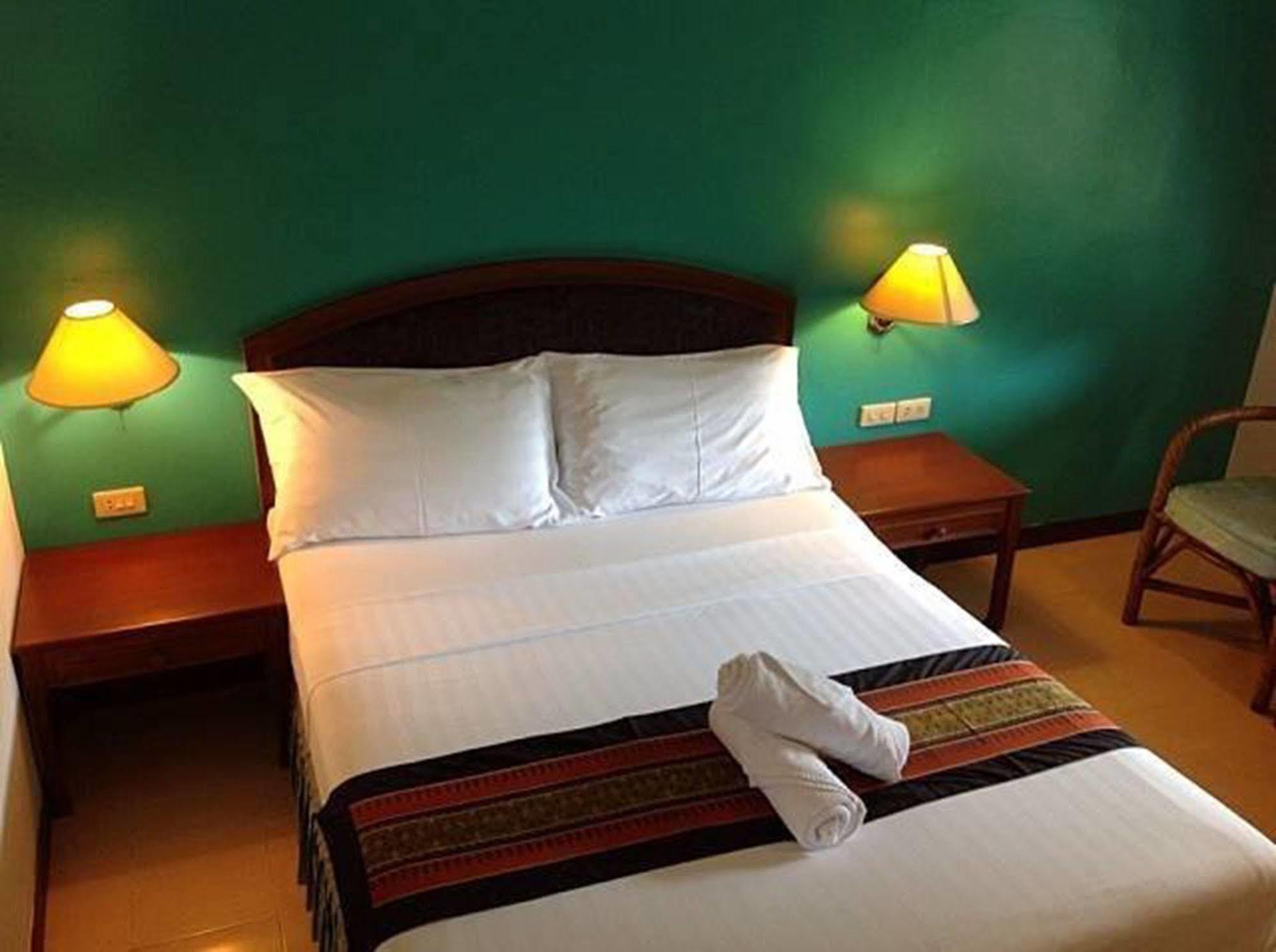 Inter House Hotel Bãi biển Kata Ngoại thất bức ảnh