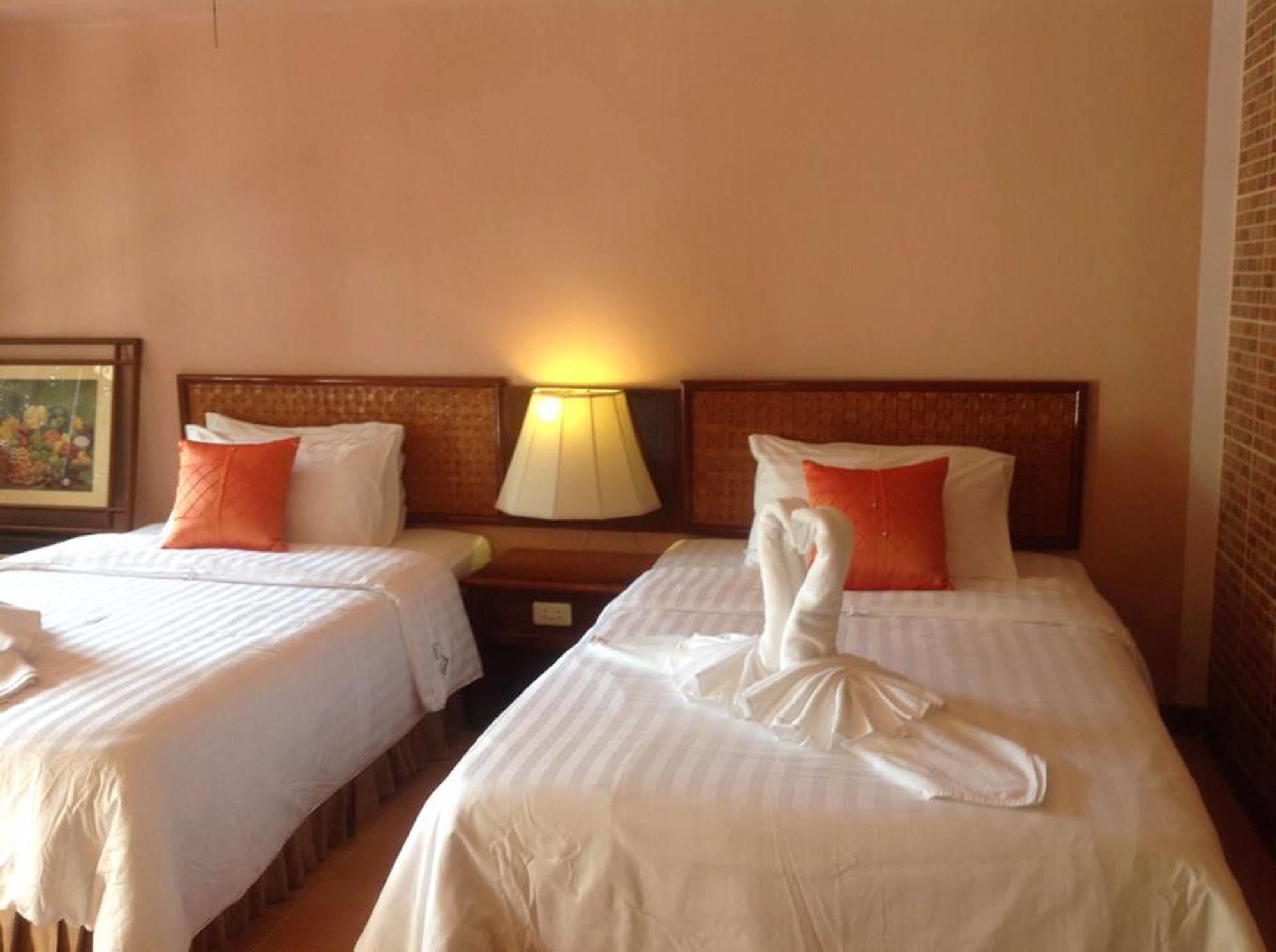 Inter House Hotel Bãi biển Kata Ngoại thất bức ảnh
