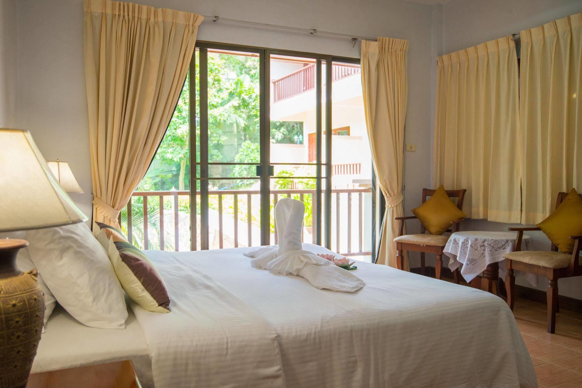 Inter House Hotel Bãi biển Kata Ngoại thất bức ảnh