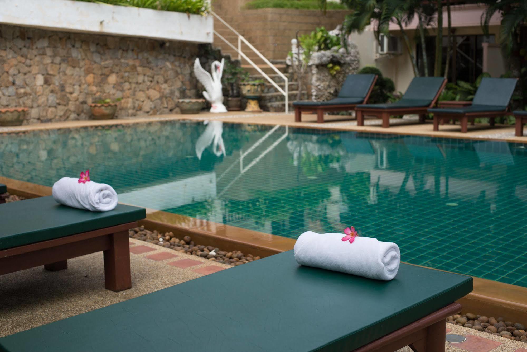Inter House Hotel Bãi biển Kata Ngoại thất bức ảnh