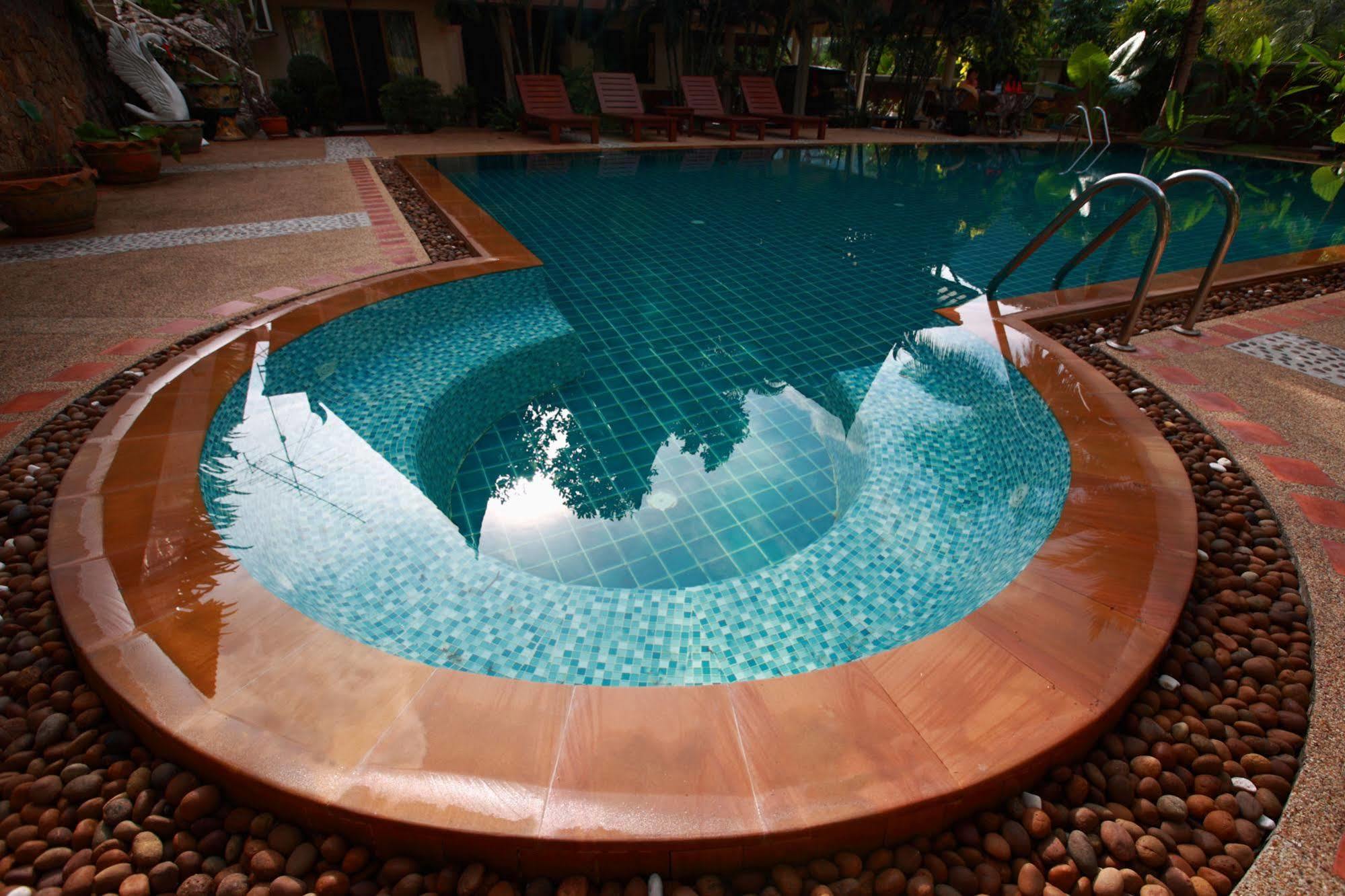 Inter House Hotel Bãi biển Kata Ngoại thất bức ảnh